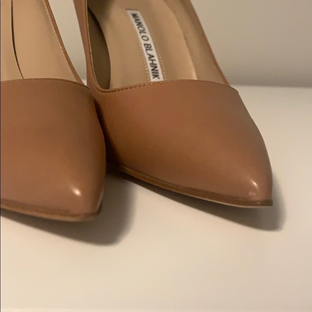 Manolo Blahnik BB 90 Leather Pumps - Picture 12 of 14